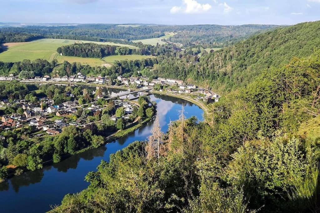 Gite: A La Courbe Du Fleuve Godinne Buitenkant foto